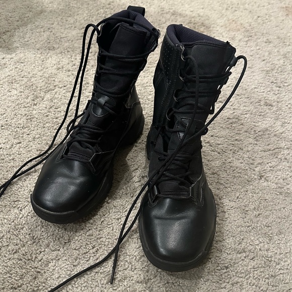 Nike Combat Boots - Picture 3 of 6